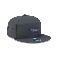 New England Patriots 2025 Sideline Cold Weather Steel Clouds Split Panel 9FIFTY Snapback Hat