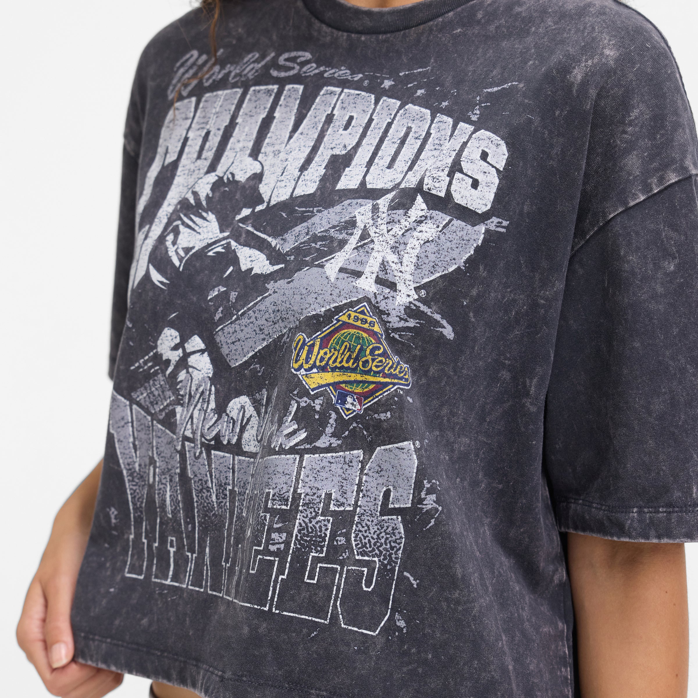 New York Knicks Sport Classics Women's Cropped T-Shirt