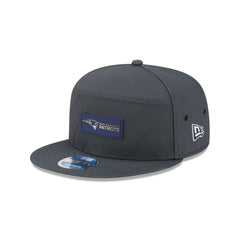 New England Patriots 2025 Sideline Cold Weather Steel Clouds Split Panel 9FIFTY Snapback Hat