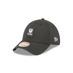 Las Vegas Raiders 2025 Sideline Hot Weather Historic 39THIRTY Stretch Fit Hat