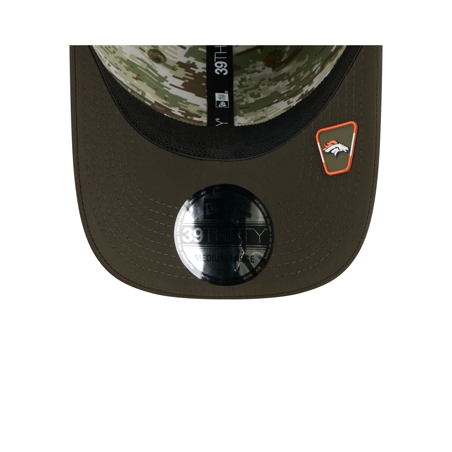 Denver Broncos 2025 Salute to Service 39THIRTY Stretch Fit Hat