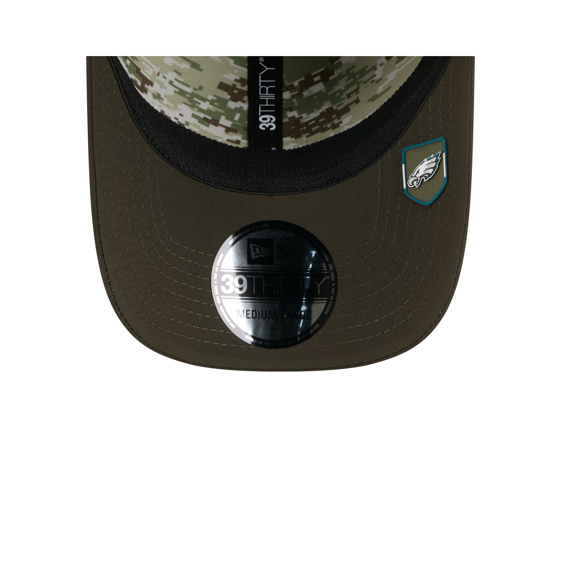 Philadelphia Eagles 2025 Salute to Service 39THIRTY Stretch Fit Hat