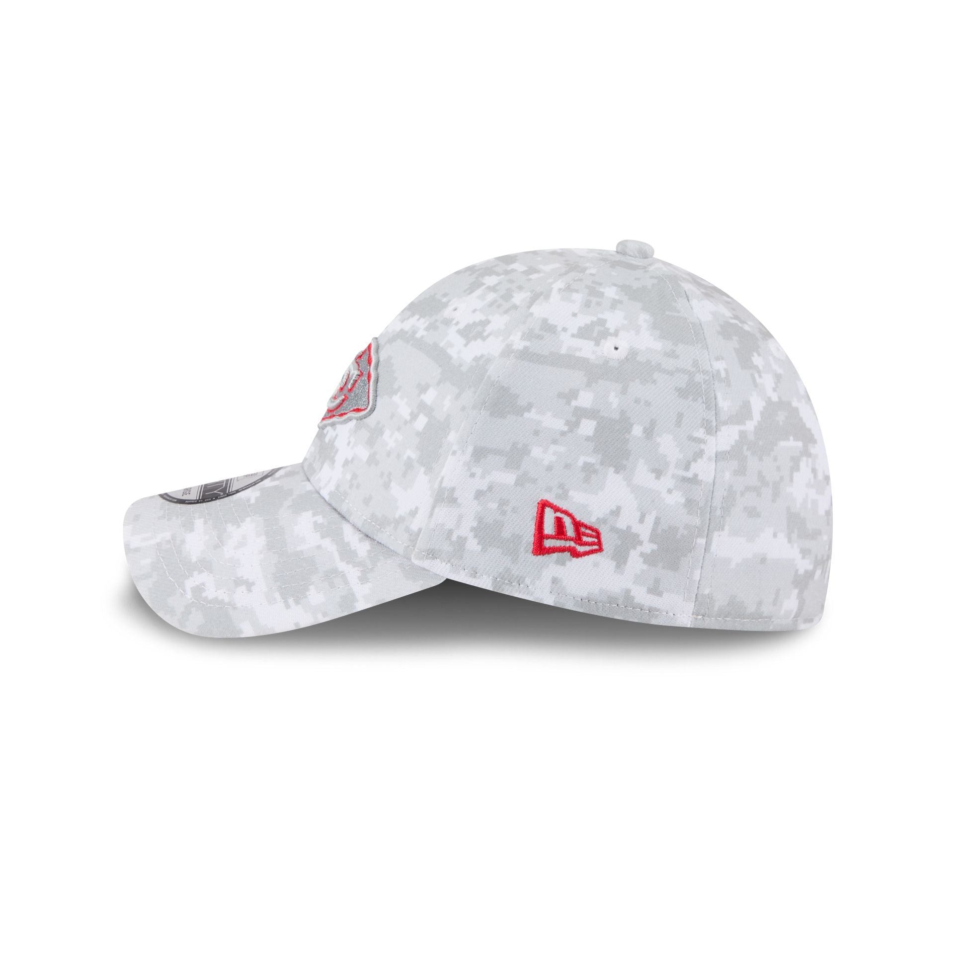 Kansas City Chiefs 2025 Salute to Service Fan Gear 39THIRTY Stretch Fit Hat