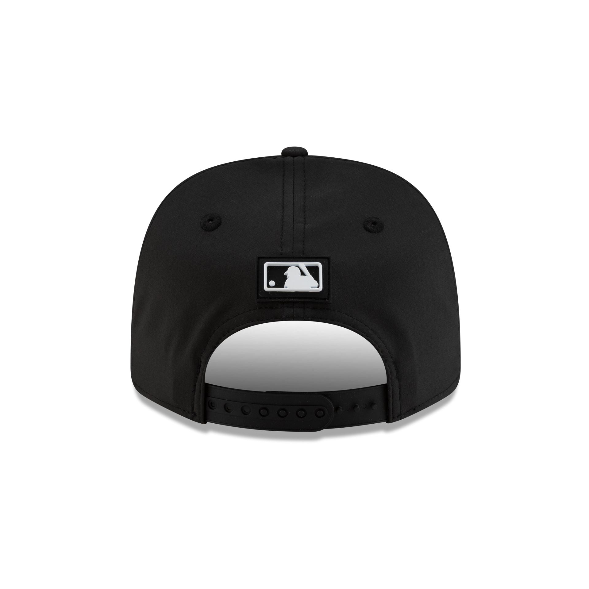 New York Mets 2026 Clubhouse Black & White Split Panel 9SEVENTY Stretch-Snap Hat